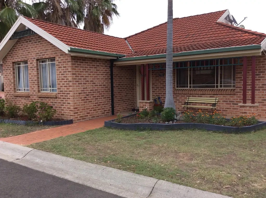 GREAT LOCATION! GREAT CONDITION!