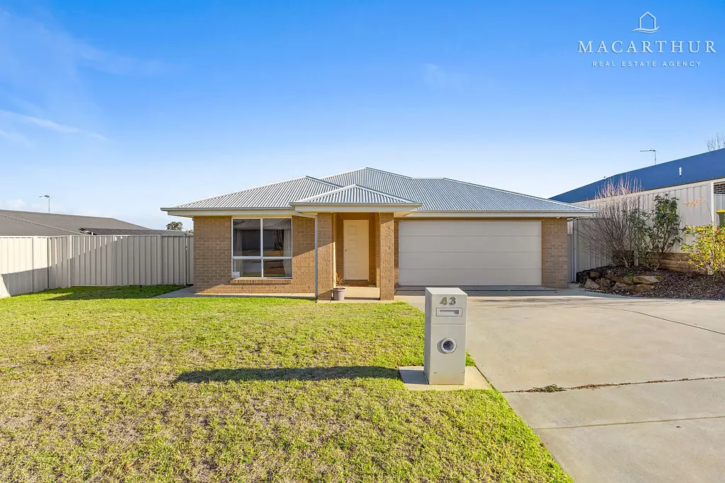 43 Muttama Parade, Gobbagombalin, NSW 2650