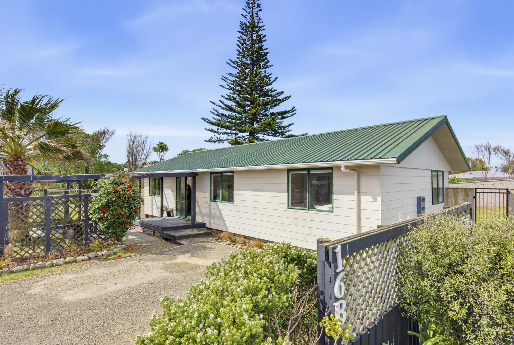 Otaki Beach 3房  Renovated, ready and close to the beach