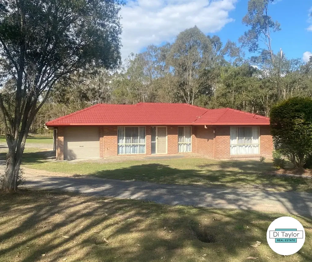 4 Bedroom Home on 1/2 Acre in Jimboomba Township