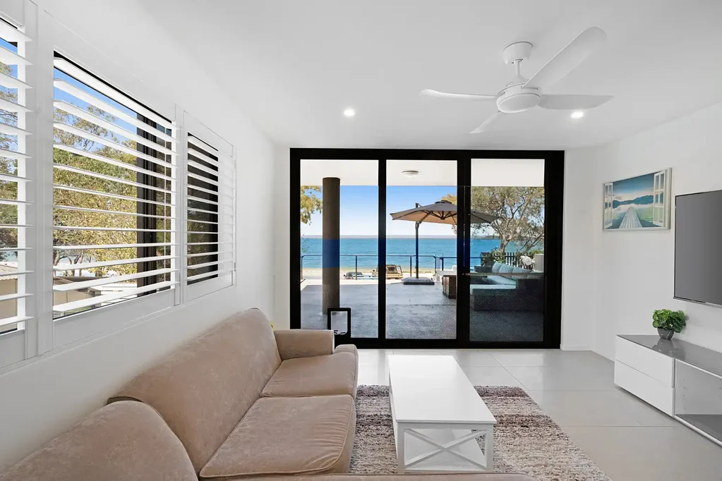 ABSOLUTE BEACHFRONT APARTMENT