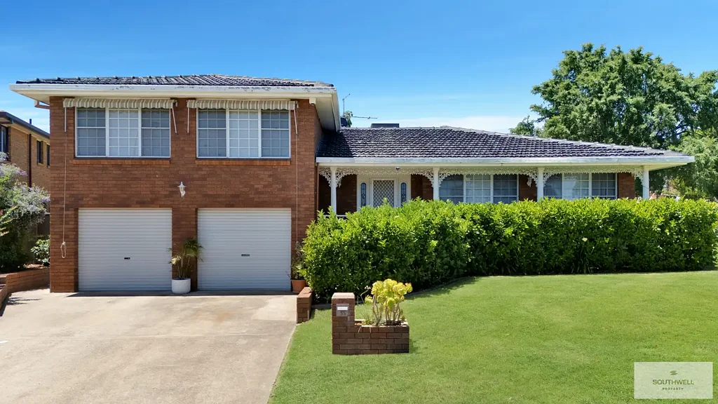 Tamworth 4ਬੈੱਡਰੂਮ Superb Potential Through Spacious Family Home