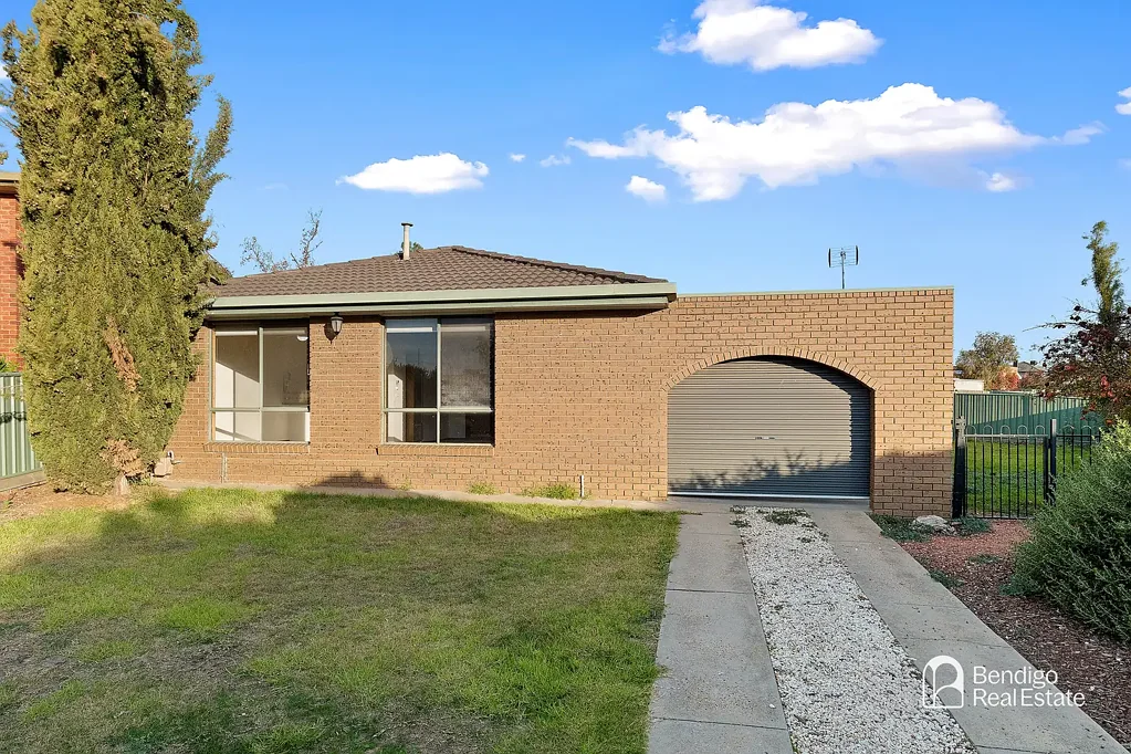 THREE-BEDROOM HOME WITH LARGE YARD IN WHITE HILLS