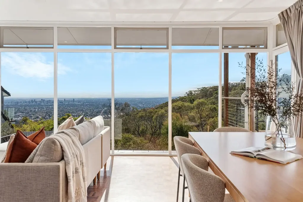 Belair 4房  An Elevated Home and its Incredible View.