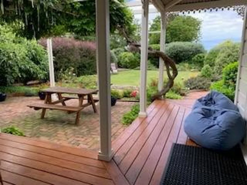 Springlands furnished one bedroom awaits