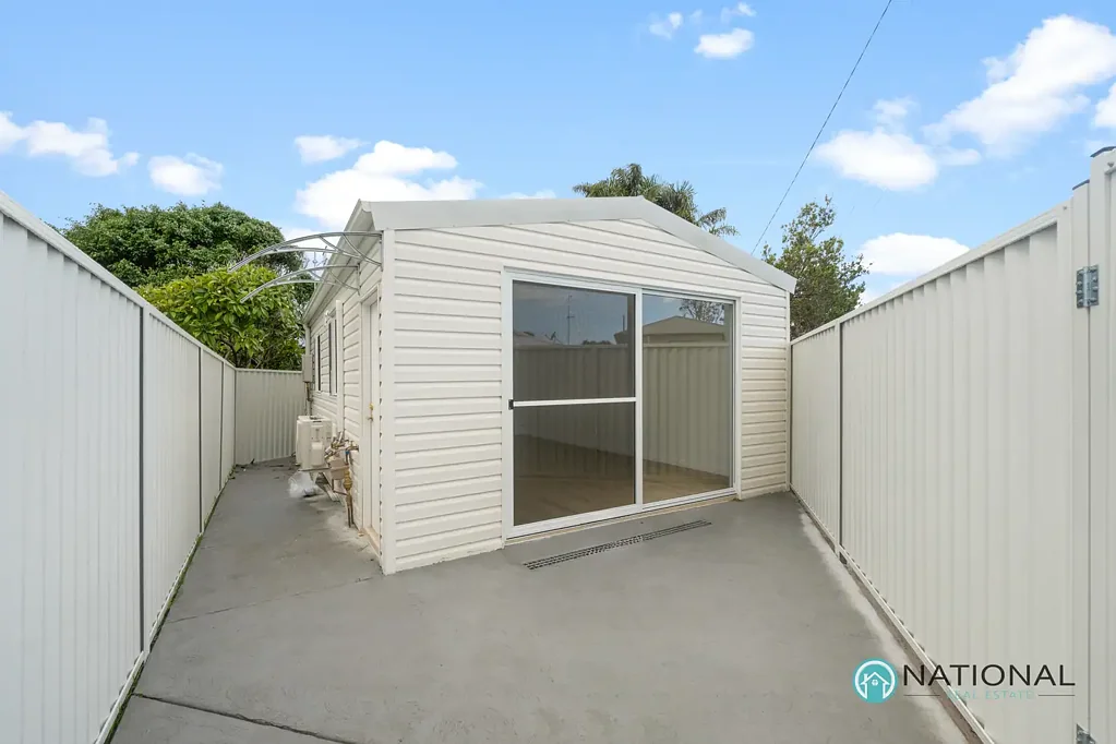 Huge Stylish Brand-New Studio - Walk to Beach & Shops!