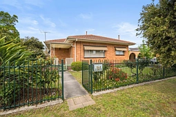 1068 Caratel Street, North Albury