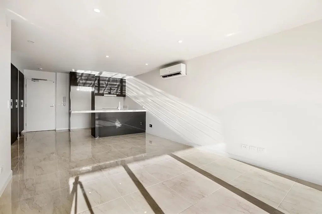 Modern Apartment Moments from Surfers Paradise Beach