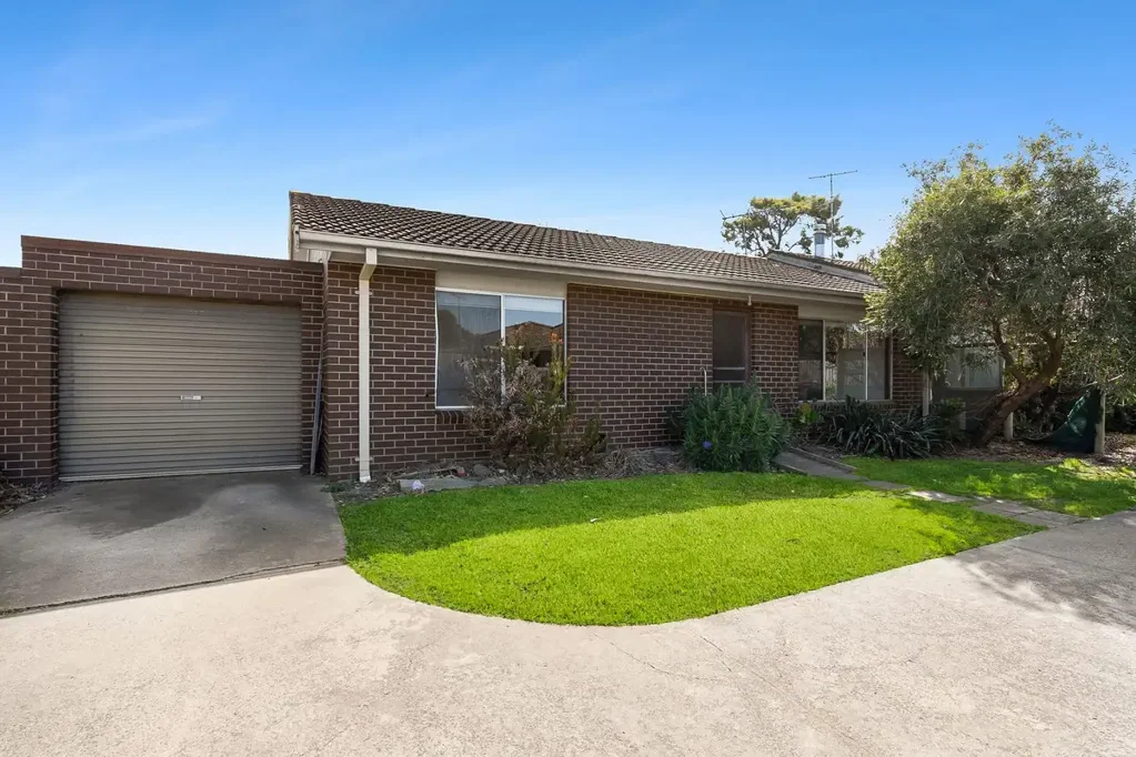 Torquay 2ਬੈੱਡਰੂਮ OLD TORQUAY OPPORTUNITY WITH PLENTY OF POTENTIAL