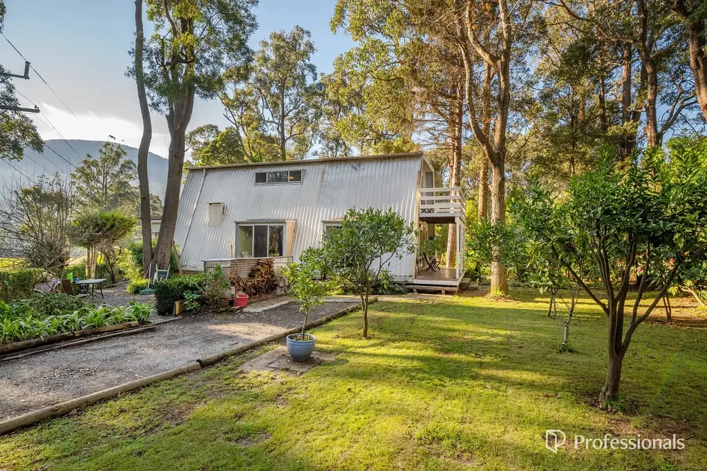 East Warburton 3 Slaapkamer STYLISHLY UPDATED WITH STUNNING RURAL OUTLOOKS