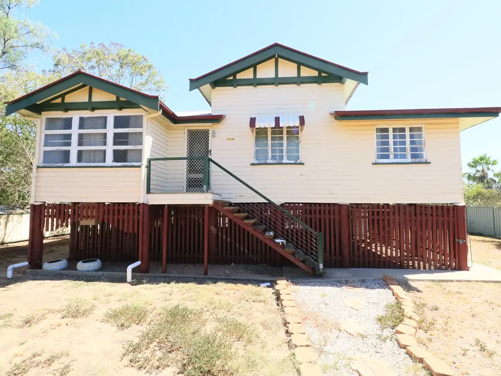 35 Bowen Street, Roma, QLD 4455