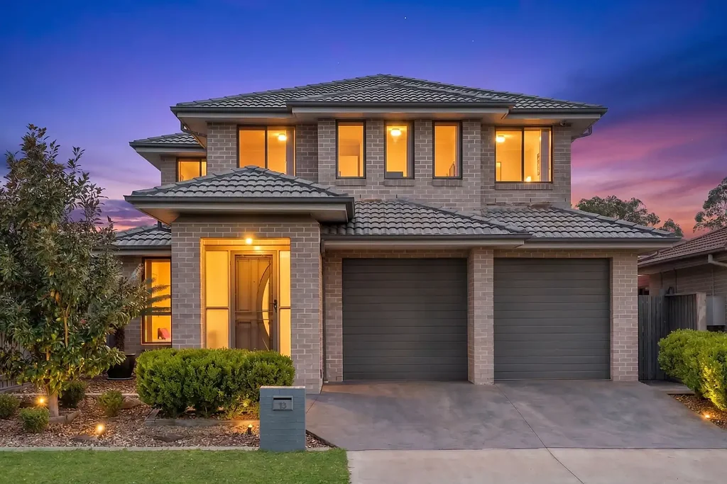 Middleton Grange 5 Bedroom Modern Family Living