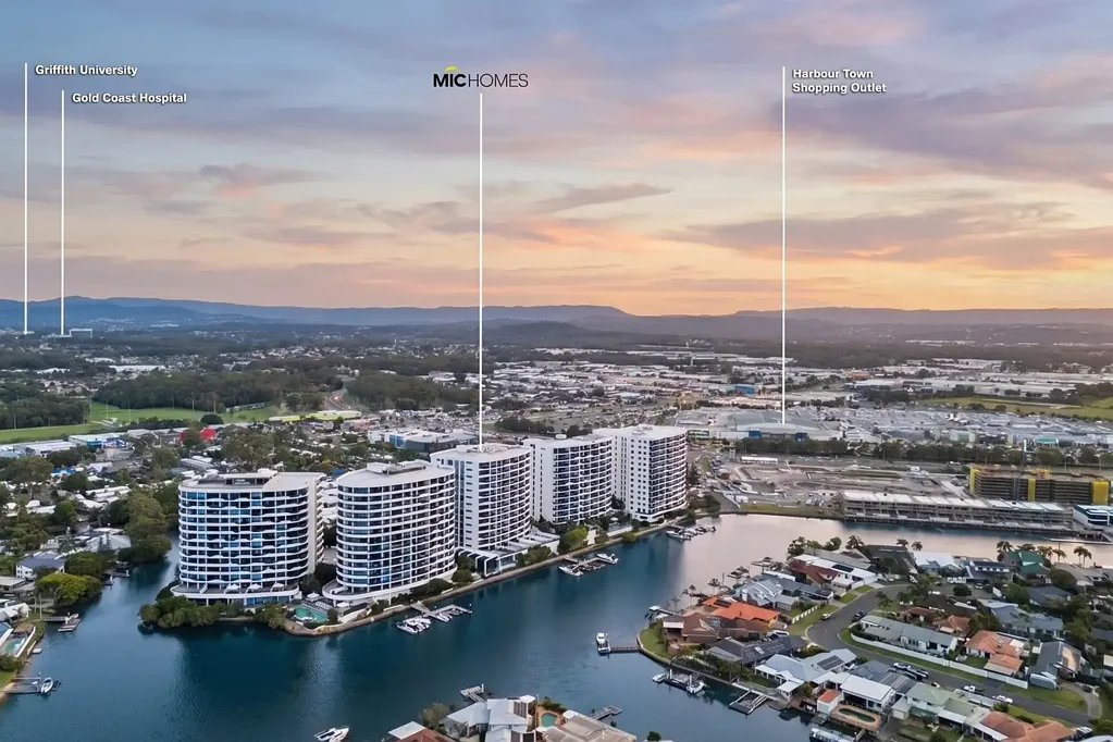 Biggera Waters 2房  PREMIUM WATERFRONT LIVING • OWNER RELOCATING • MUST SELL
