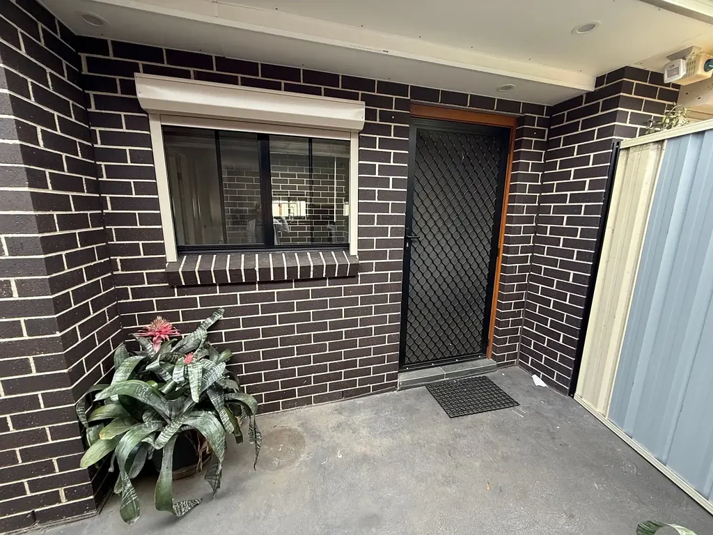 Spacious 2-Bedroom Granny Flat with Private Entrance & Outdoor Living