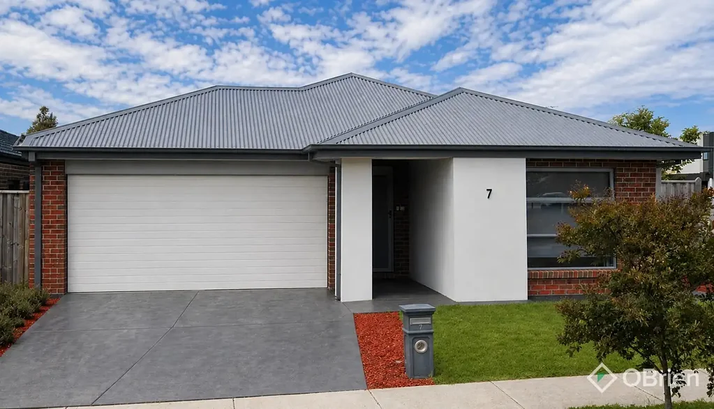 Spacious Family Living in a Prime Clyde North Location