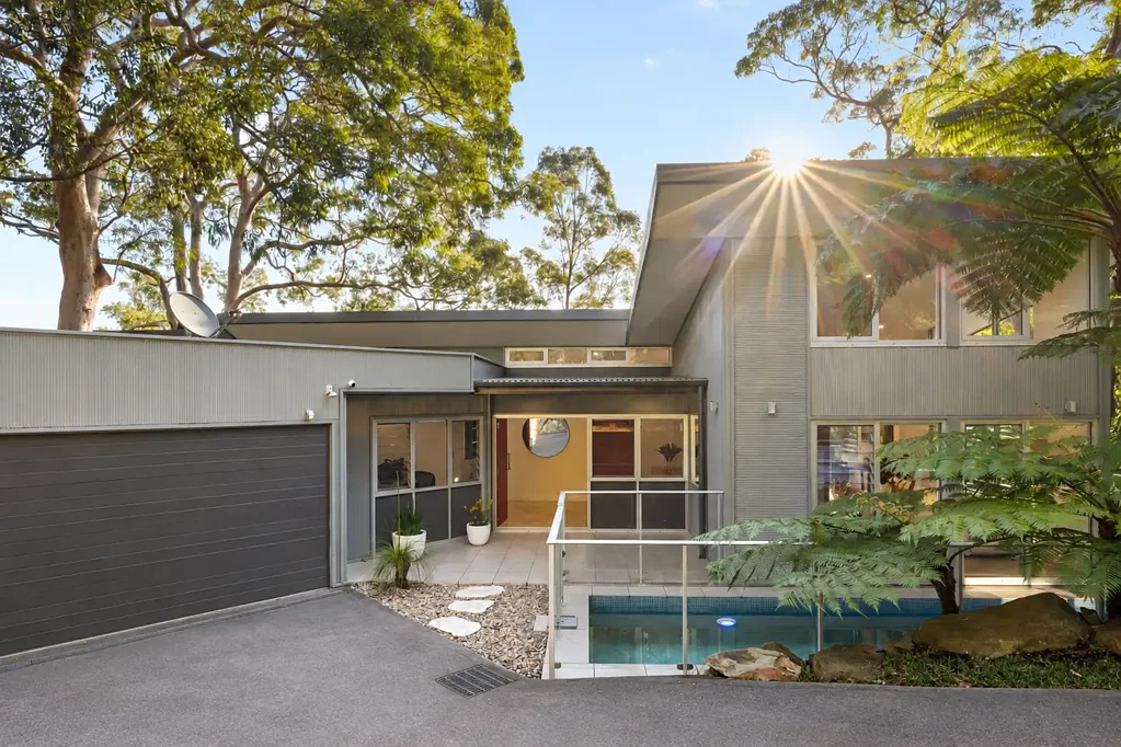 Bayview 4房 私密建筑圣殿，焕然一新 Private Architectural Sanctuary, Exceptionally Renewed