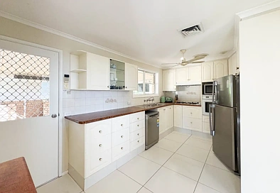 49 Barton Street, Parkes, NSW 2870, 3 રૂમ, 2 બાથરૂમ, House