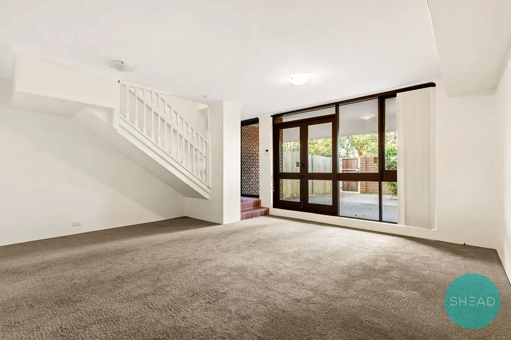 2 BEDROOM TOWNHOUSE IN CONVENIENT LOCATION