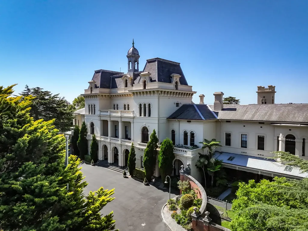 Kew 5房  Italianate Grace, Modern Luxury & Endless Garden and City Views