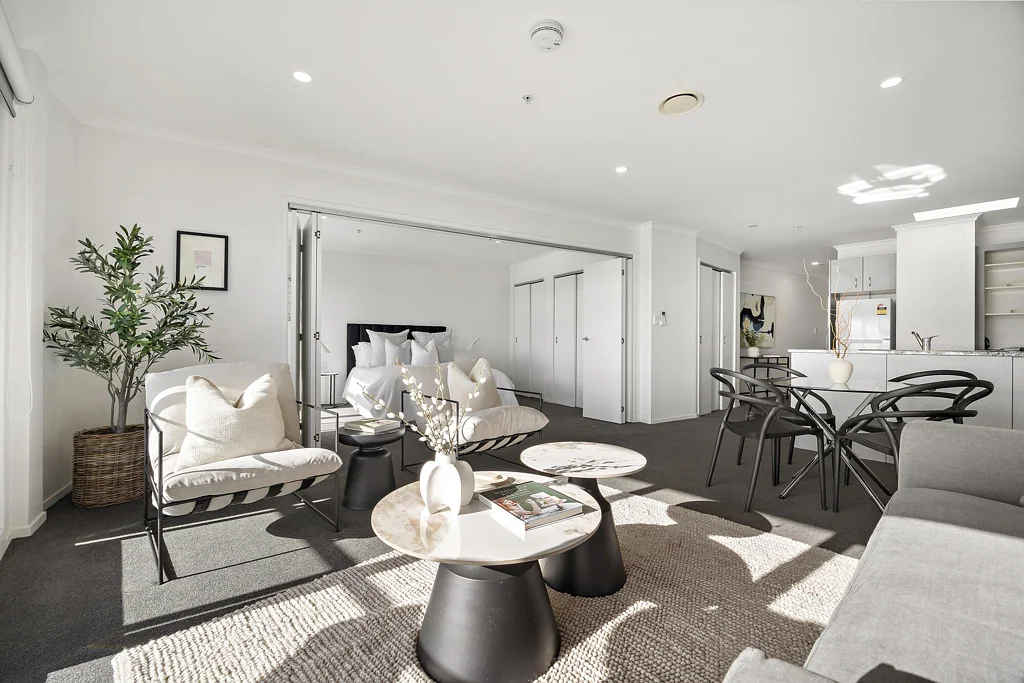 Eden Terrace 1房  Sizable Sunset Stunner!