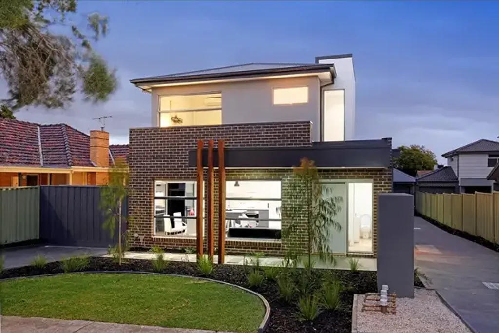 Gorgeous Modern Townhouse with Prime location!