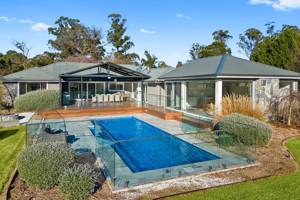 Bundanoon 5 Bedroom Impressive Family Home Designed for Effortless Entertaining