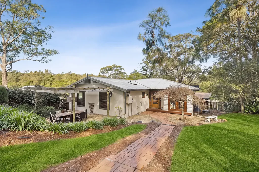 Kincumber South 4房  Rustic charm meets modern family living