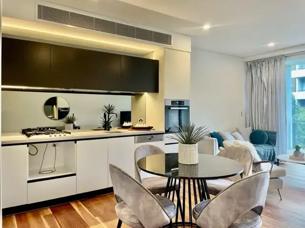 State-of-the-Art High Tech 1 Bedroom Apartment