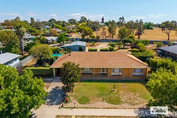 25 Howlong Road, Rutherglen