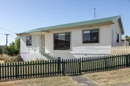 60 Hargrave Crescent, Mayfield