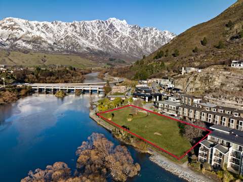 Frankton  Superb waterfront development site