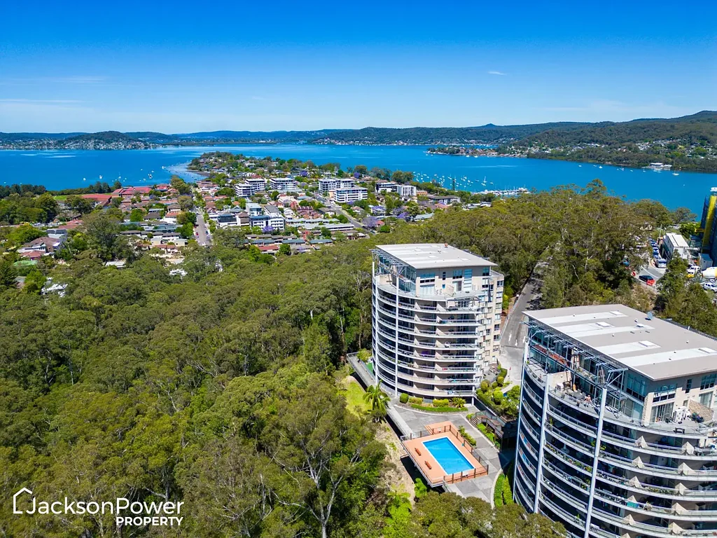 Gosford 3 Bedroom Spacious, Luxury, Penthouse Apartment (233sqm) | Stunning Resort-Like Complex!