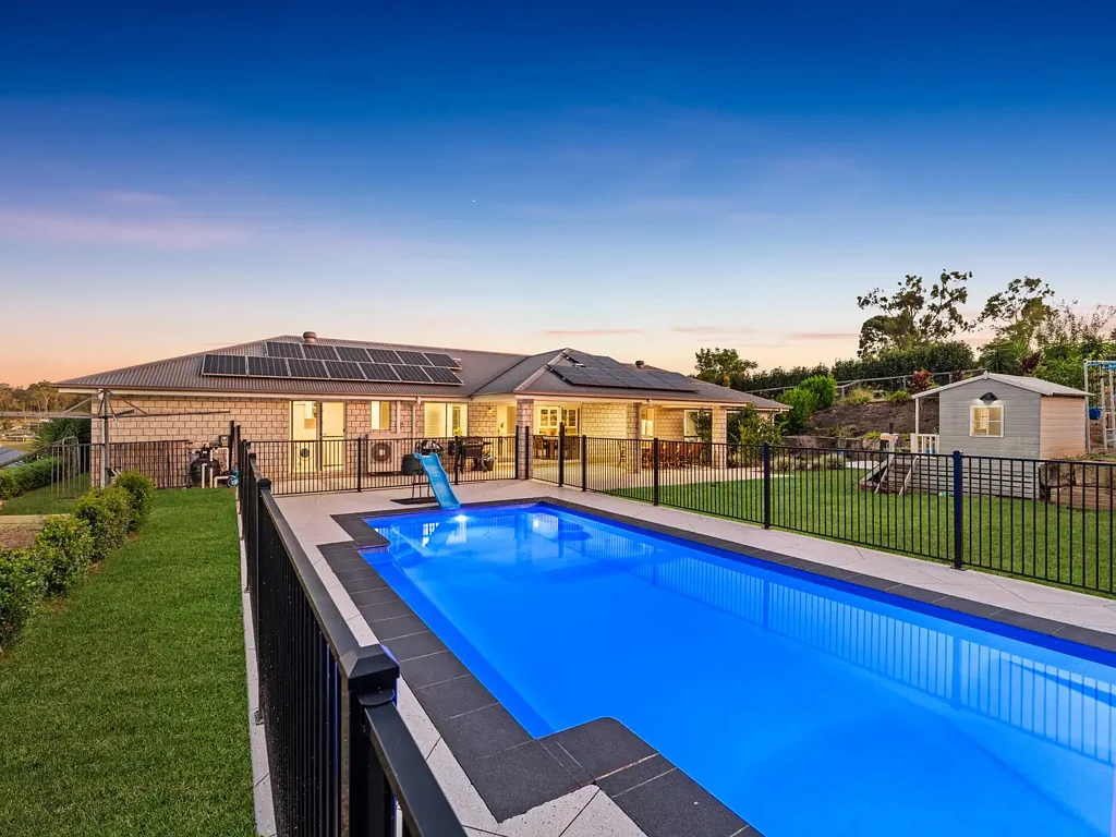 Woodhill 4ห้องนอน WONDERFUL WOODHILL GEM ON 1 ACRE