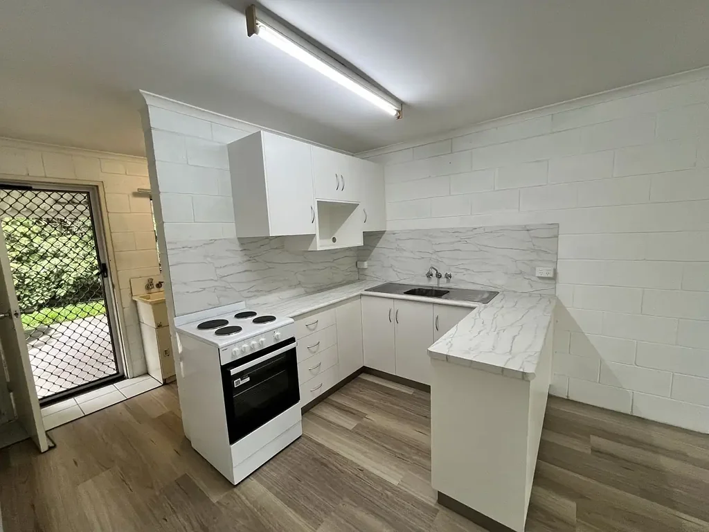 SUITABLE UNIT FOR TWO WITH A SHARED POOL