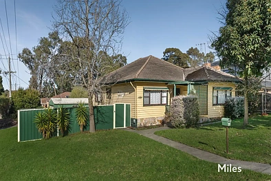 38 Macleod Parade, Macleod, VIC 3085, 3 rūma, 2 rūma horoi, House