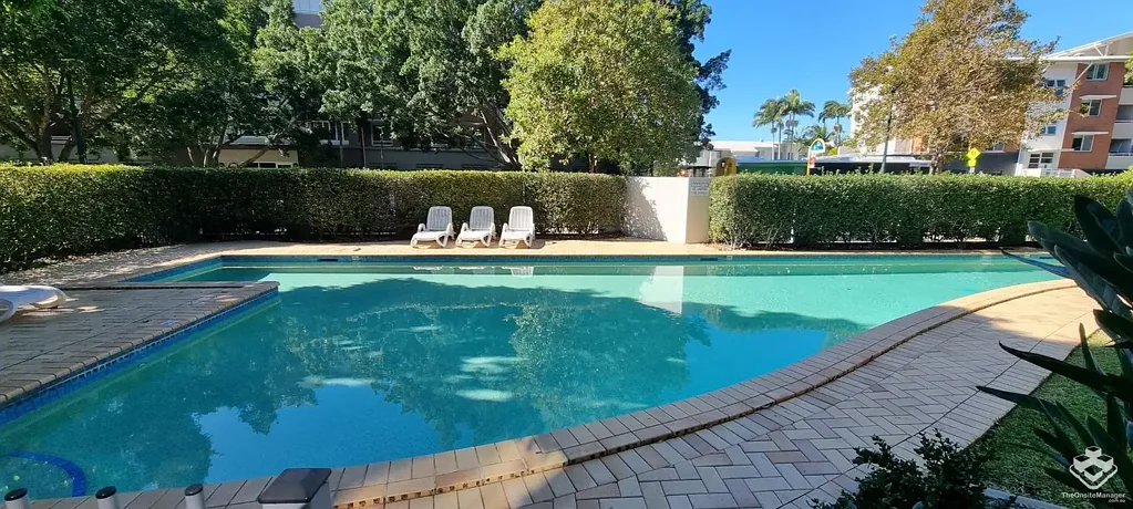 Spacious 2 bed- 2 bath 1 carpark apartment