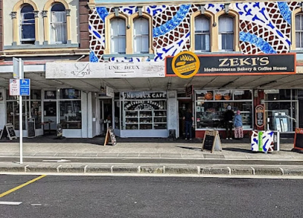 Newton Rare K' Road Retail with 4 Dedicated Car Parks