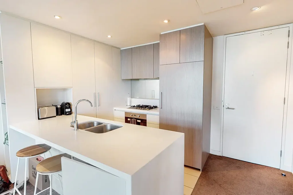 Peaceful Swan Street Apartment with Secure Garage in Richmond