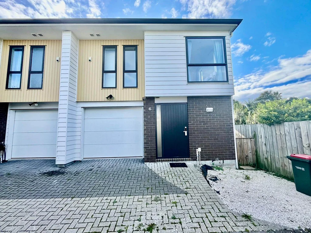 The Ultimate Auckland Landing Pad - 2 Town hou...