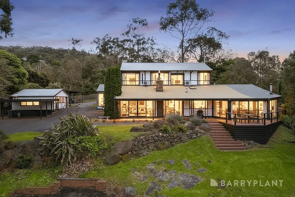 11 View Road, The Basin, VIC 3154