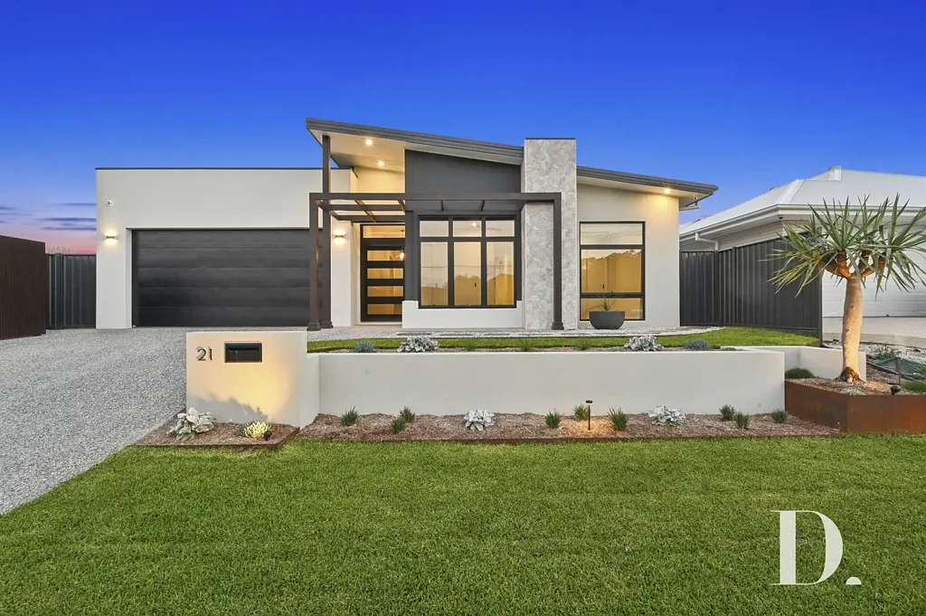 Brand New McDonald Jones Home | Exceptional Family Living