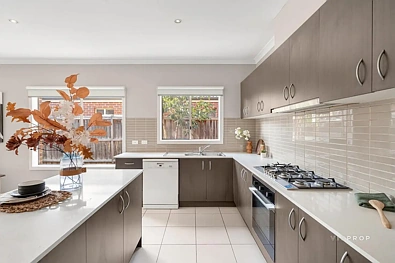 54 Vanderbilt Avenue, Truganina, VIC 3029, 3 Bedrooms, 2 Bathrooms, House
