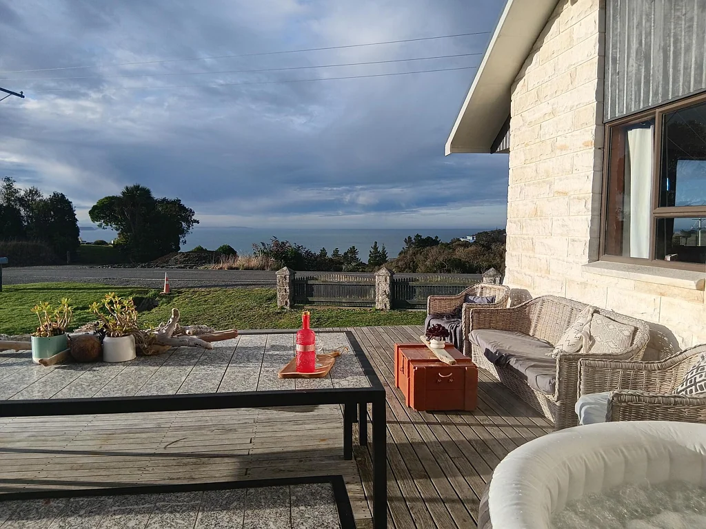Moeraki 3 Slaapkamer Holiday Home or Residence, You Decide!