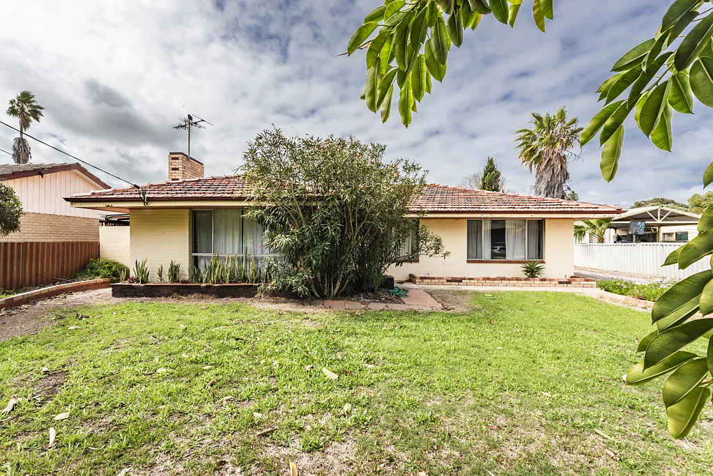17 Maidstone Street, Mount Tarcoola, WA 6530