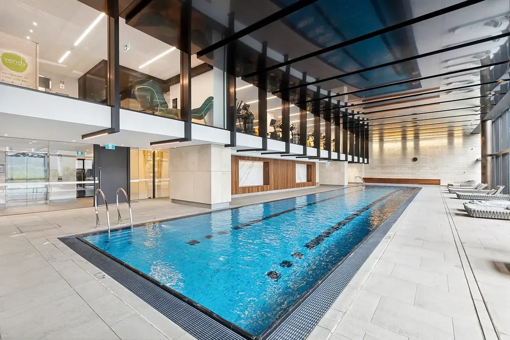 MQ one bedroom apartment, within the free tram zone.