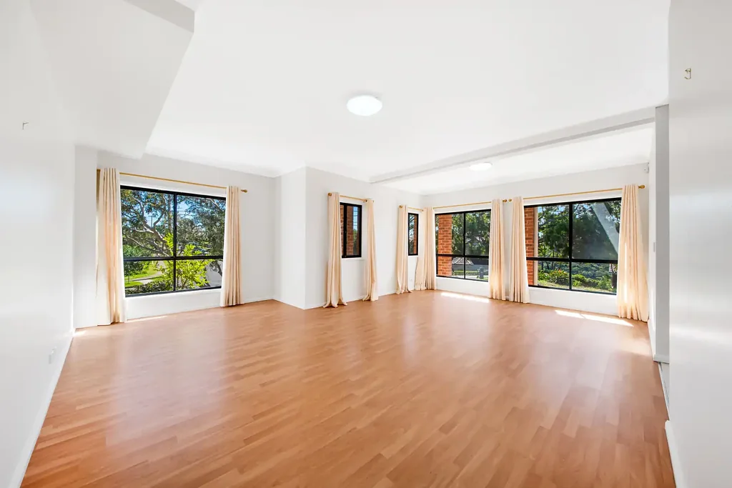 Stunning Family Home in Castle Cove