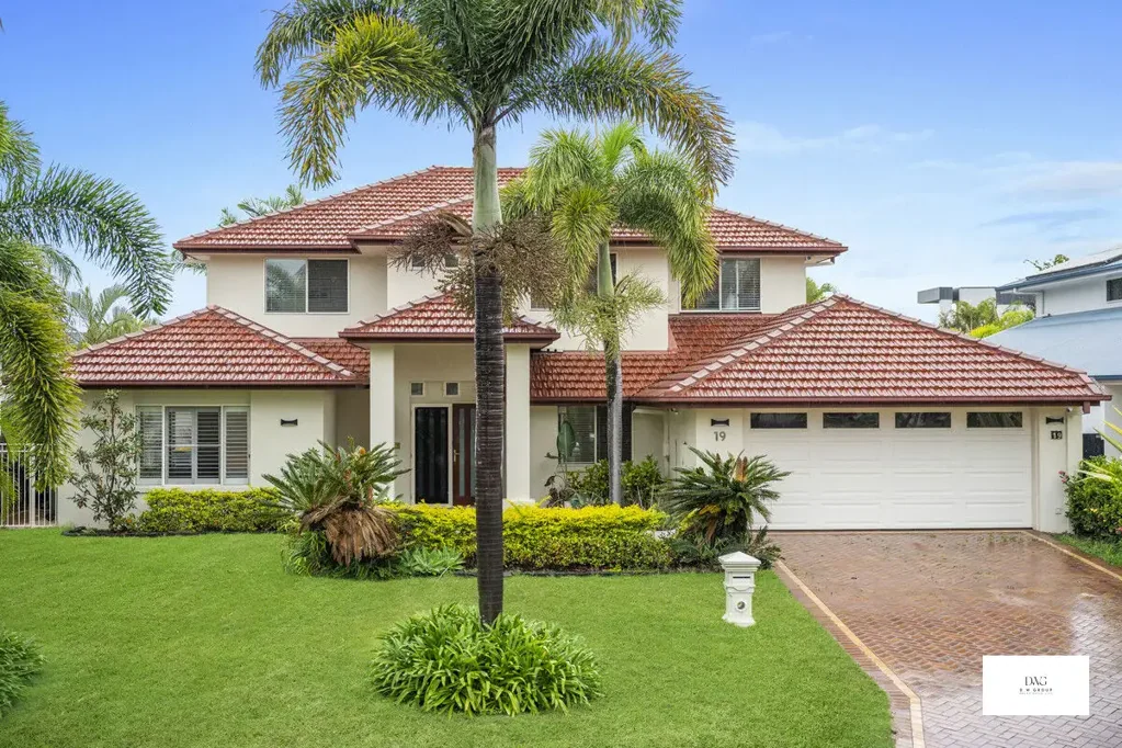 Newport 5Zimmer Contemporary Coastal Luxury in a Quiet Cul-de-Sac