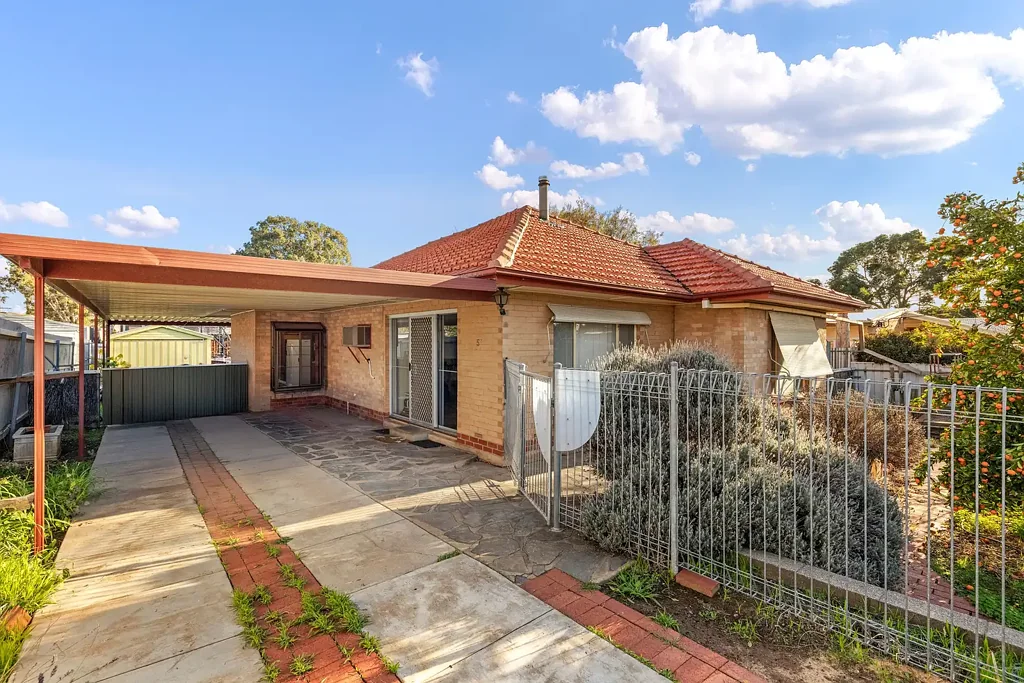 5 Penner Crescent, Para Hills, SA 5096