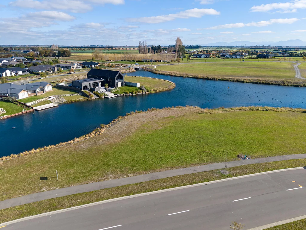 Huntingdon  Considering Lake Hood