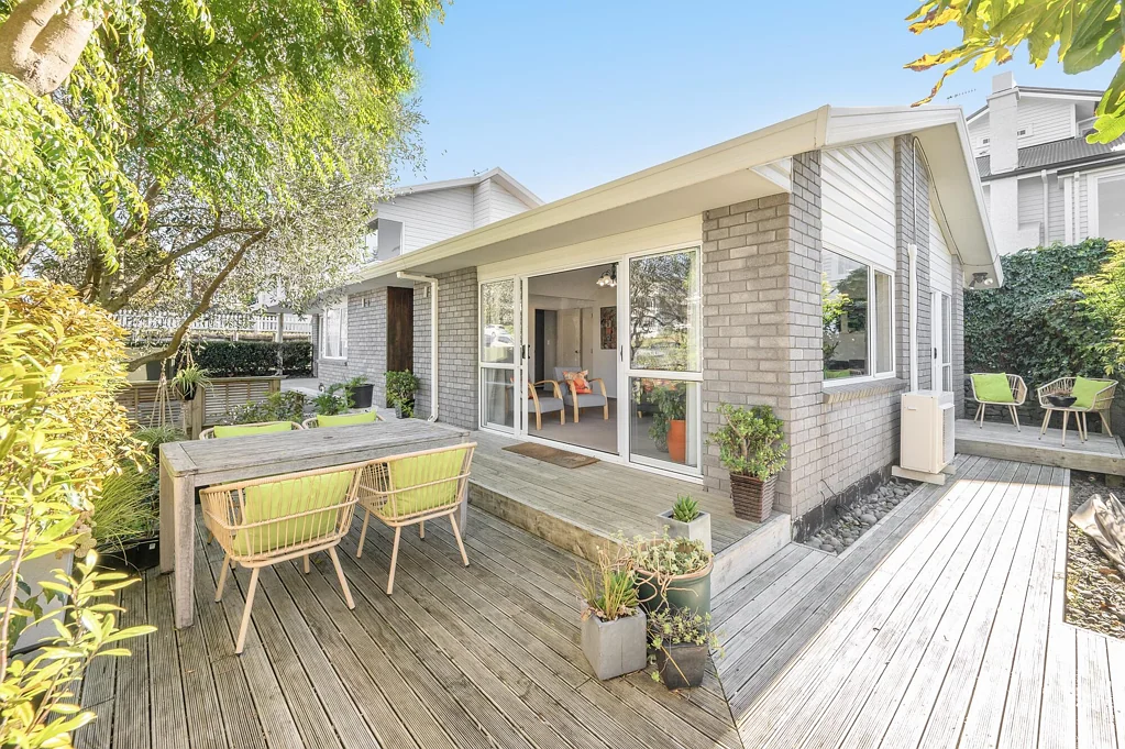 Tauranga Central 4 Bedroom Smart, stylish and seriously central